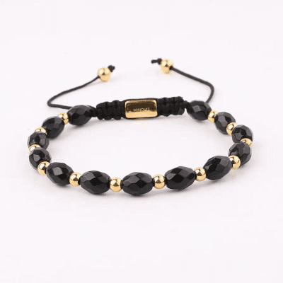 Melnā ahāta aproce sievietēm